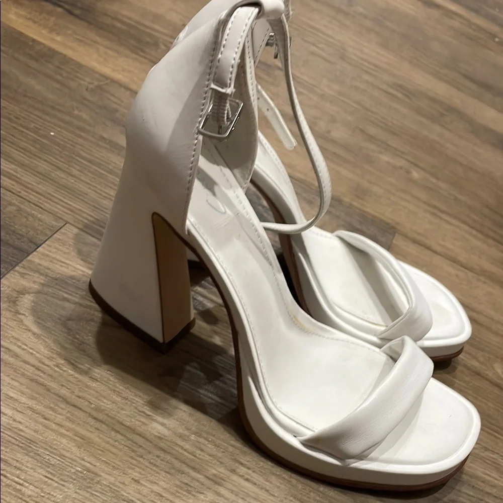 Circus by Sam Edelman Holmes White Women's Heels - Picture 3 of 5